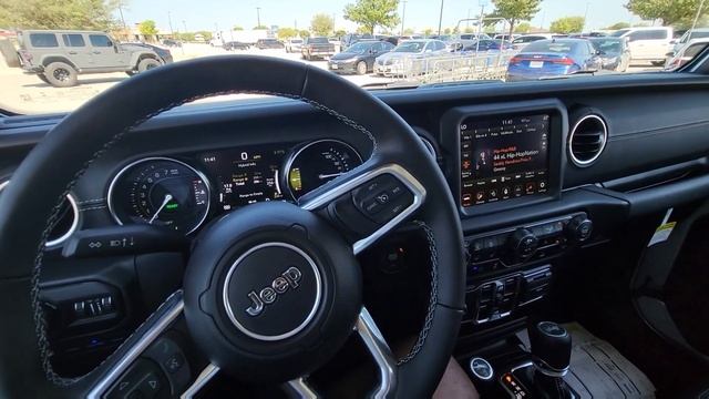 2022 Jeep Wrangler 4xE EV only mode running errands смотреть онлайн