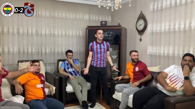 FANATİK GALATASARAYLI ve TRABZONSPORLULAR FENERBAHÇE MAÇINI İZLİYOR | Fenerbahçe 2-3 Trabzonspor смотреть онлайн