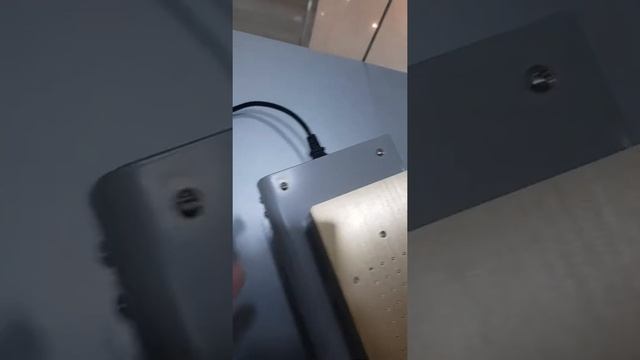 Станок для снятия стекла вакуумный мал. UYUE 9580 с двумя насосами смотреть онлайн