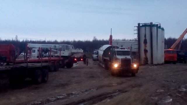 ЯМАЛ. Мега разгрузка емкости. ч 2 смотреть онлайн