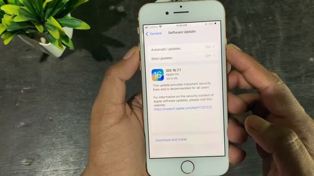 iOS 16.7.1 update is out for iPhone 8,8Plus & X | What’s New смотреть онлайн