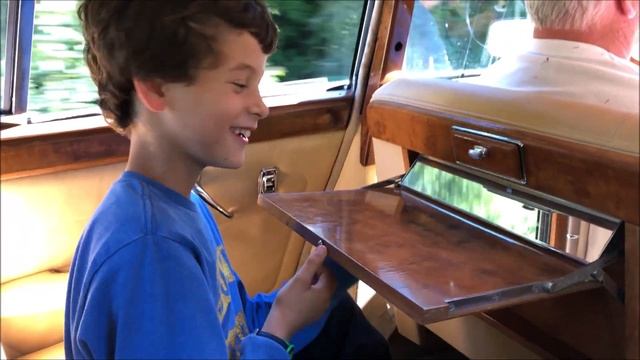 Petit tour en JAGUAR 420 G смотреть онлайн