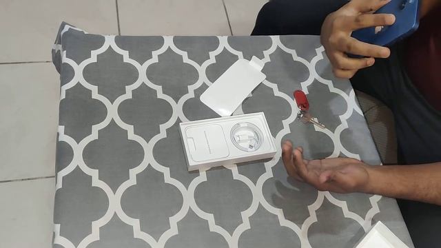 iphone 13 Saudi Arabia version, unboxing.... смотреть онлайн