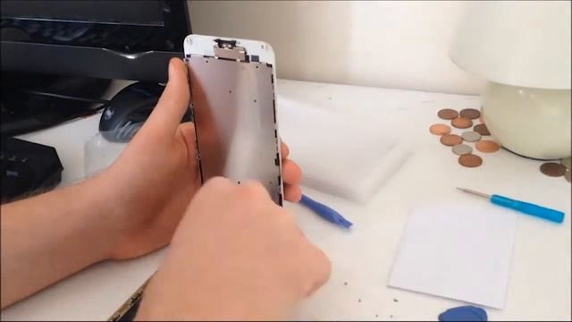 Black/Gold iPhone 6/6S Plus (ENGLISH) смотреть онлайн