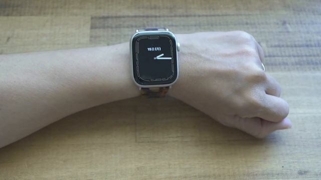 apple watch 40ｍｍ→45mmを女性の腕に。は大きい？バンドもいろいろ買ってみた смотреть онлайн