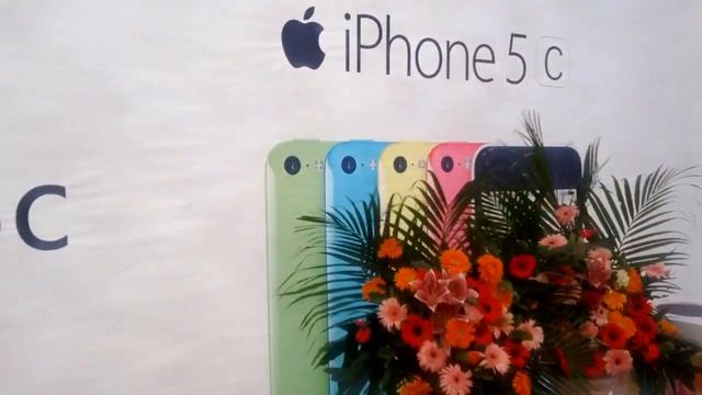 Nobody at iPhone 5S and iPhone 5C launch in Shenzhen China смотреть онлайн