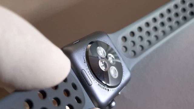 Apple Watch Series 3 , 38mm Case , Space Gray Aluminum , Nike Sport Band Anthracite , Nahaufnahme