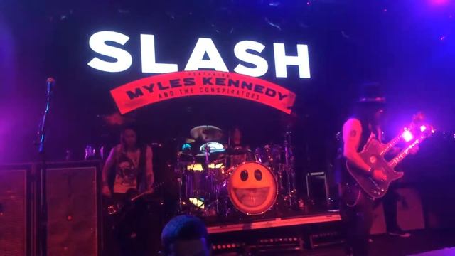 Slash - Anastasia (Slash solo) @ Minsk, Belarus, 22 November 2015 смотреть онлайн