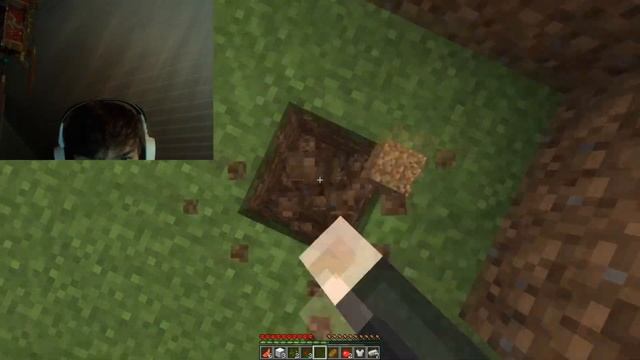 lets us play minecraft PE for the iphone 4s! смотреть онлайн