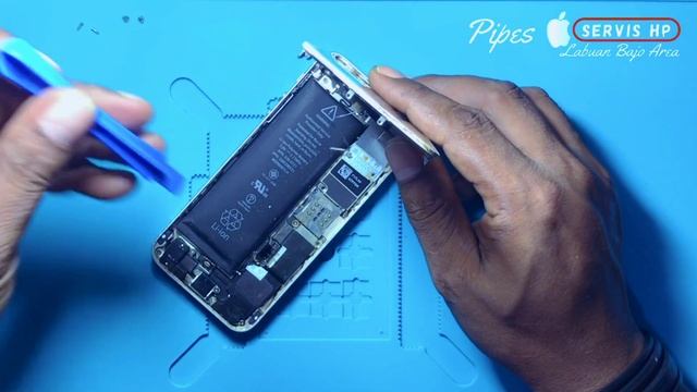 Kerusakan Batrei Iphone & IC U2 Iphone, Karena Menggunakan Adaptor Bukan Bawaan Iphone смотреть онлайн