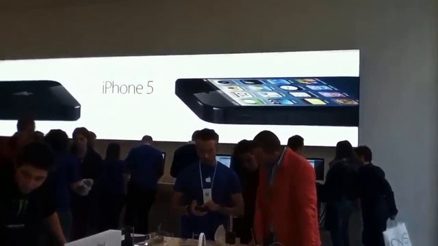 Apple Store Torino Via Roma - Inaugurazione 13/10/12 Pt. 1 смотреть онлайн
