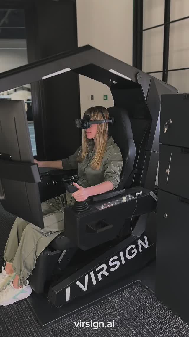 Crane Control In Mixed Reality смотреть онлайн