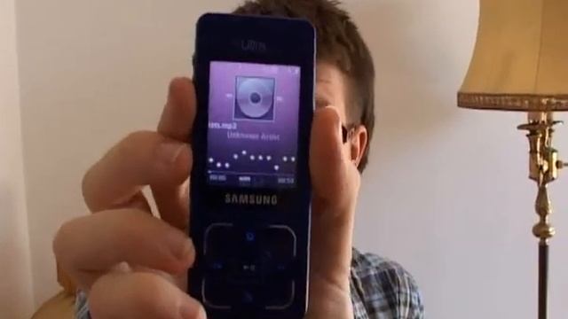 Samsung F300 vs iPod 02 смотреть онлайн