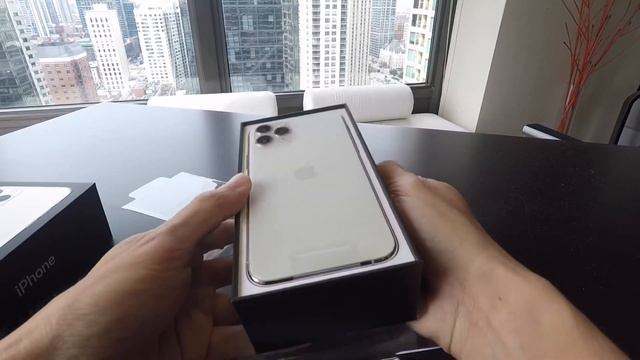 Unboxing the iPhone 11 Pro Silver смотреть онлайн