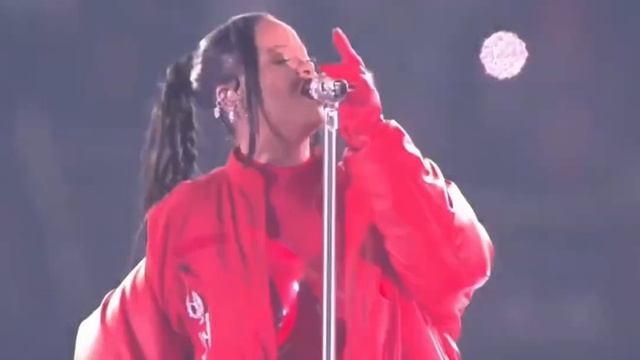 Rihanna Shine Bright Like A Diamond Super Bowl