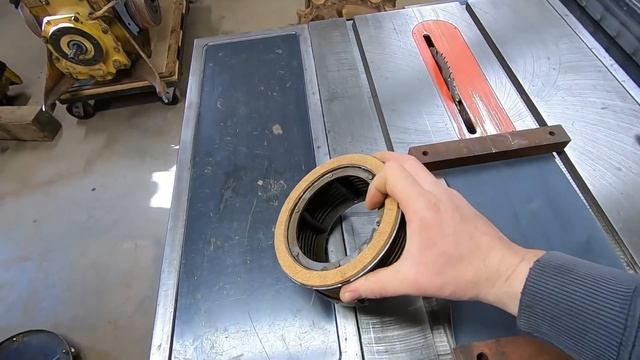 Caterpillar D2 #5J1113 Chassis Rebuild Ep.31: Reconditioning Bellows Seals & Finishing Final Drives смотреть онлайн