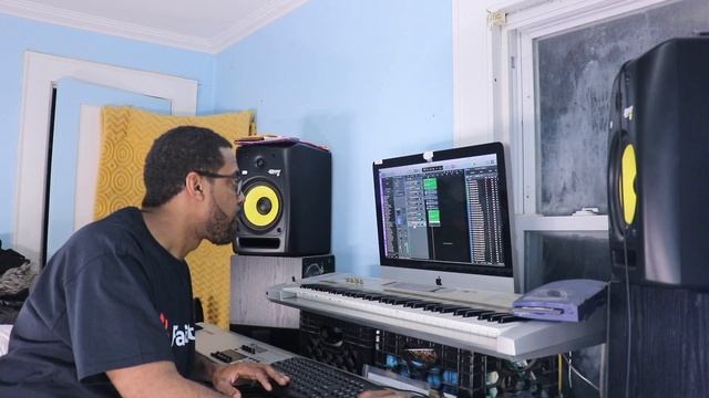 How I Made A Beat Using Apple Loops смотреть онлайн