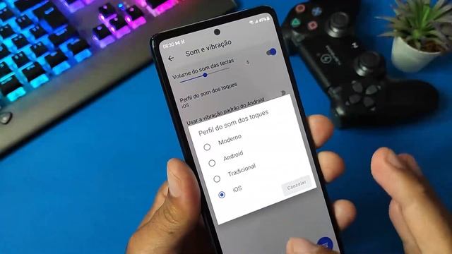 🔥Novo Teclado iPhone iOS com os novos Emojis 😒👉🤣| MOD Swiftkey Microsoft смотреть онлайн