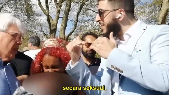VIDEO ASLI: ARGUMEN YG BIKIN WANITA INI NGAMUK ! Ali Dawah vs Pengunjung Speakers Corner Hyde Park смотреть онлайн