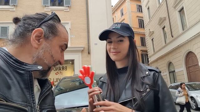 Auguri di Buon Compleanno a Fiorello da Ginevra Lamborghini смотреть онлайн