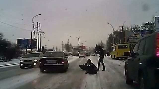 Кегли , страйк на переходе ! смотреть онлайн