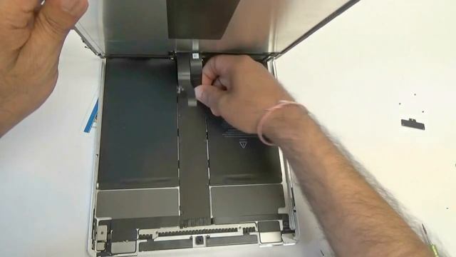 iPad Pro 12.9" Digitizer LCD Daughterboard Touch Screen Glass Assembly Removal and Reinstallation смотреть онлайн