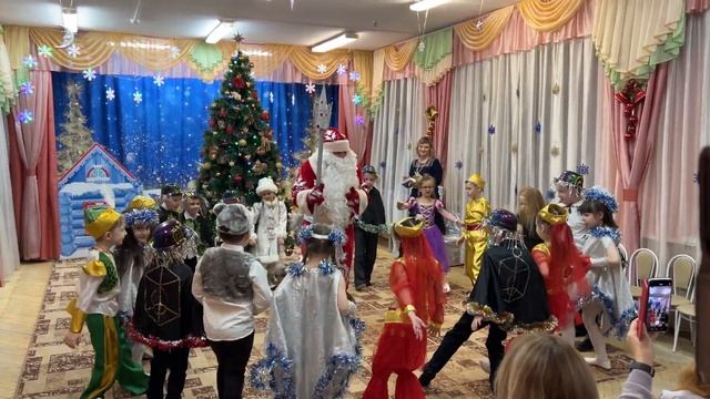 Часть 2. Новогодний утренник. 26.12.2023. Группа «Веселые ребята». Детский сад №18 смотреть онлайн