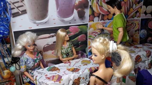 Мультик про барби Монику. Приключения в кафе или любовный треугольник! Серия №11 #ELLATOYS смотреть онлайн
