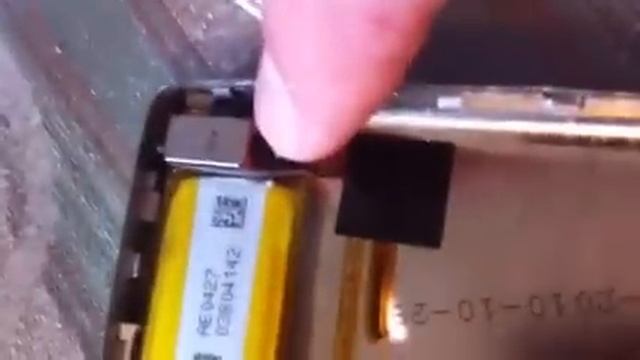 iPod snapped ribbon cable please help to fix смотреть онлайн