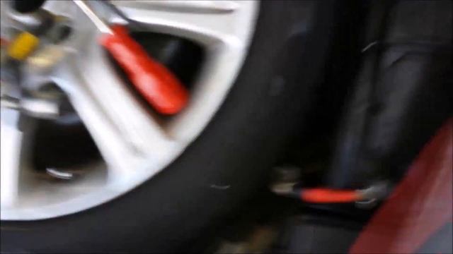 Jaguar XJ8 Park Brake Fault - how to release stuck EPB (Jump to 3:47) смотреть онлайн