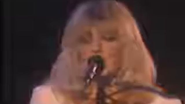 Fleetwood Mac - The Chain, Live from the Tango in the Night Tour смотреть онлайн