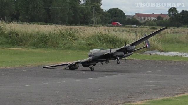 WW2 DISPLAY - 2 X 1/6 SCALE LANCASTERS & 1/4 SCALE SPITFIRE - WOODSPRING WINGS RC AIRSHOW - 2019