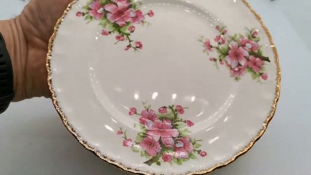 W H Grindley Cream Petal China Apple Blossom Side Plate 1936-1954 смотреть онлайн