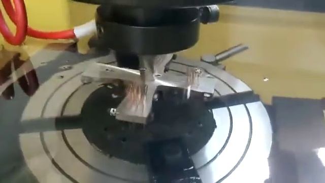 Прошивка отверстий на электроэрозионном станке смотреть онлайн