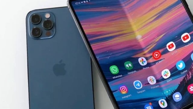 Apple foldable iphone:Apple Reportedly Testing e-Ink Color Displays for Its Rumored Foldable Device смотреть онлайн