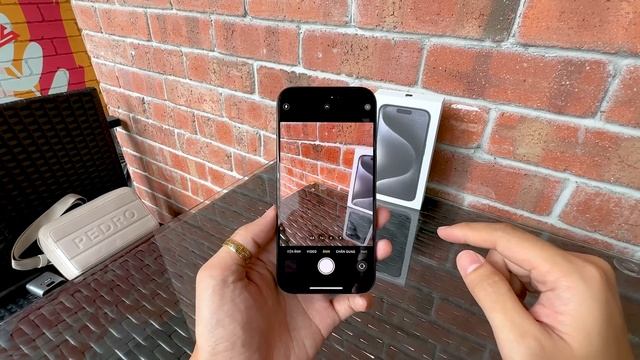 Mở hộp và trên tay nhanh iPhone 15 Pro !!! смотреть онлайн