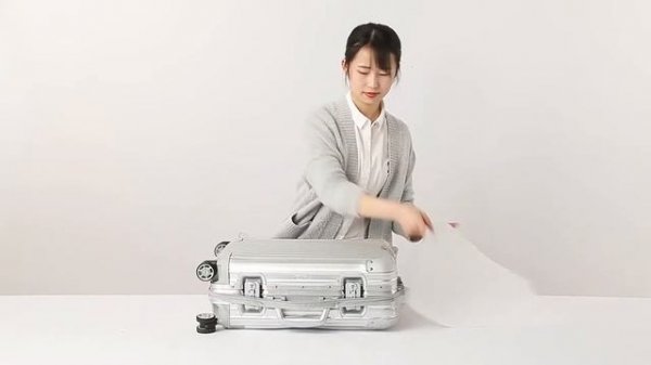 RIMOWA Cover Installation Guide