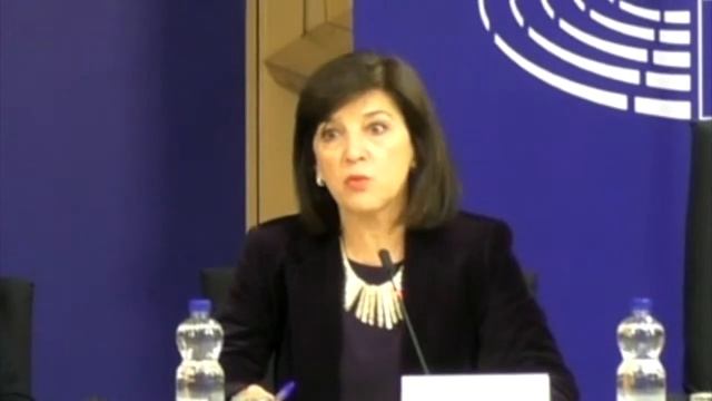 Rueda de prensa denunciando las esterilizaciones forzadas en Perú durante el Gobierno de Fujimori смотреть онлайн