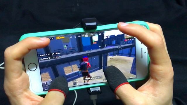 Best HANDCAM ⚡ Solo Vs Squad | 4 Finger + Full Gyroscope | iPhone 8 Plus ❤️ PUBG Mobile смотреть онлайн