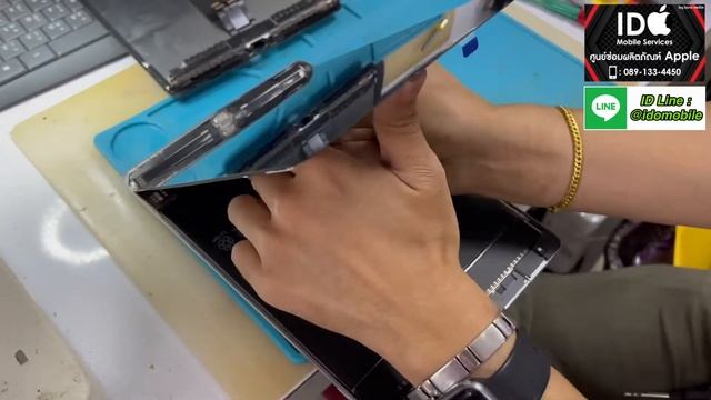 ลูกค้าทำเครื่อง iPad Pro 10.5 (A1709) ตกหล่น กระแทก หน้าจอแสดงผลแตกเป็นเส้น ขึ้นแถบสี смотреть онлайн
