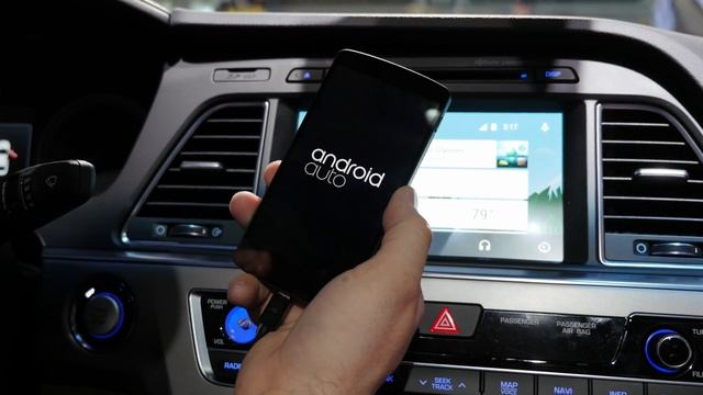 Apple CarPlay Vs Google Android Auto - Comparison!