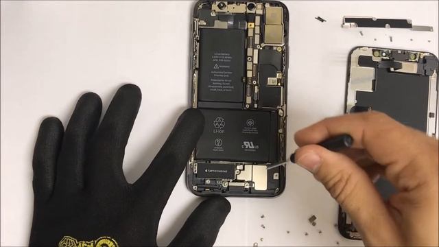 How to Take Apart the Apple iPhone X in 7 Minutes смотреть онлайн
