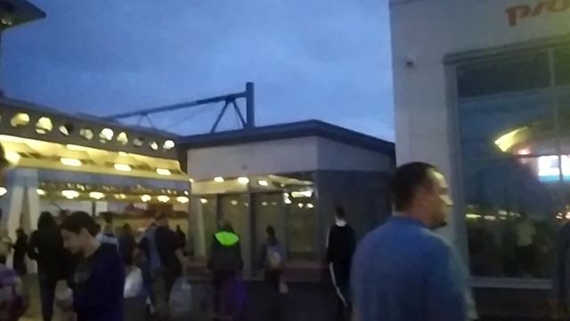 Санкт-Петербург. Поезд №295/296 Таганрог - Санкт-Петербург прибыл на Московский вокзал смотреть онлайн