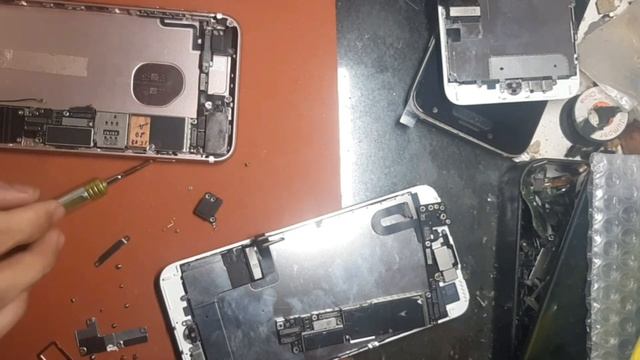 Thay Main Iphone 7 Plus từ Đỏ Qua Vàng, từ Vàng Qua Đỏ.@HoangXienmobile смотреть онлайн