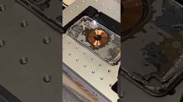 Айфон XS MAX замена задней крышки 🤔🤔🤔 смотреть онлайн