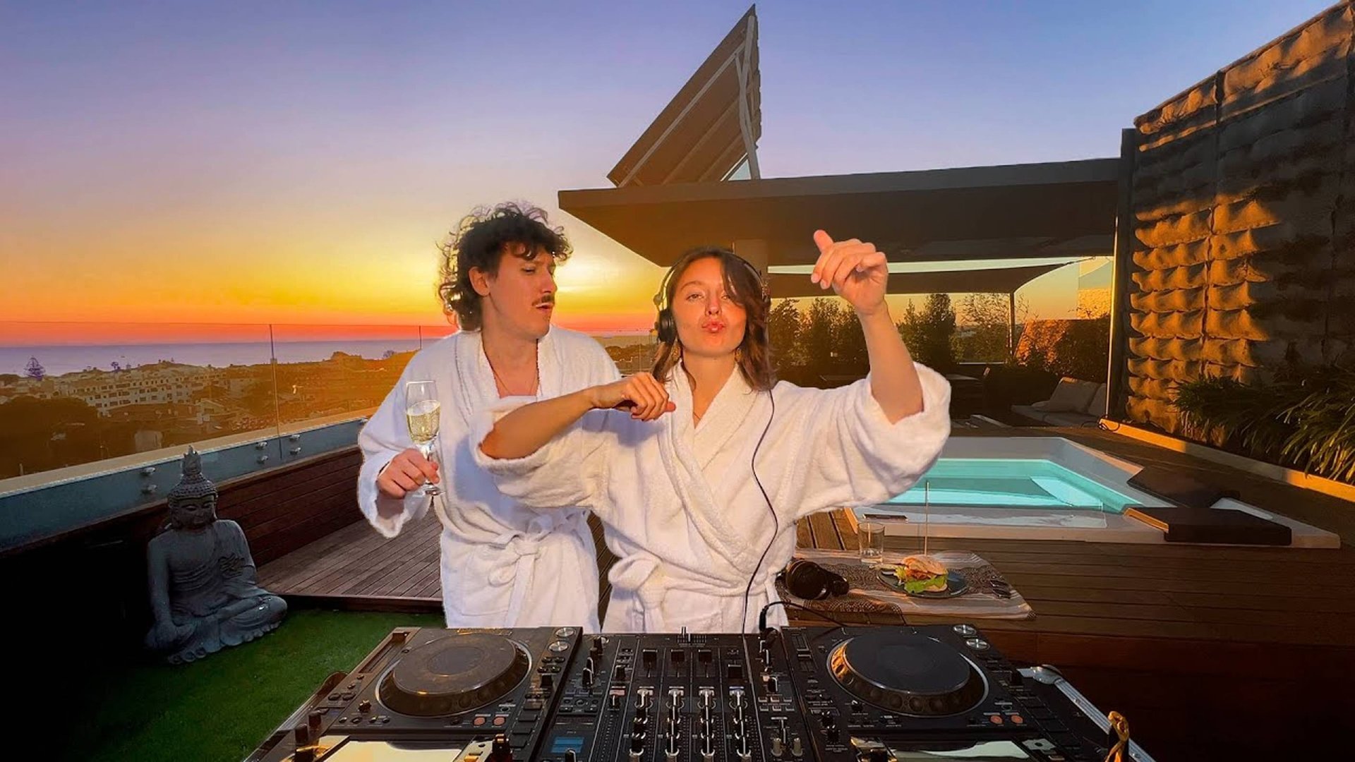 Flavour Trip | Chill Soulful House Music Mix - Romantic Rooftop Lounge Set Relax Sunset Dinner Pla смотреть онлайн