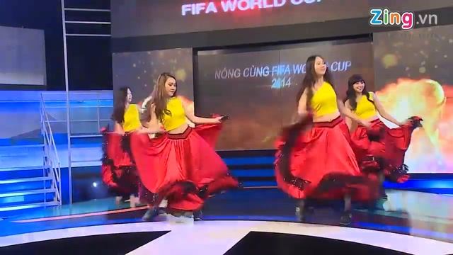 32 Cô Gái Việt Quẩy Trong Khai Mạc World Cup 2014 смотреть онлайн