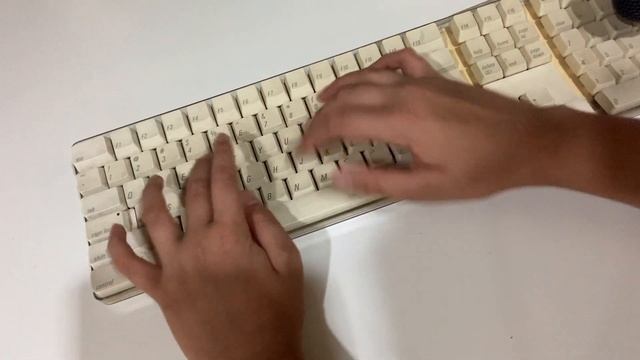 Apple keyboard A1048 2003 ASMR смотреть онлайн