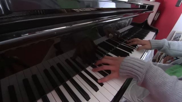 Yuri - "Bad apple" on piano :p смотреть онлайн