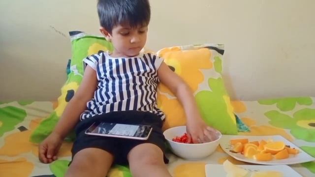 Baby arosh eating Apple l healthy pomegranate| and orange.Delicious fruit | yummy | vitamin C fruit смотреть онлайн